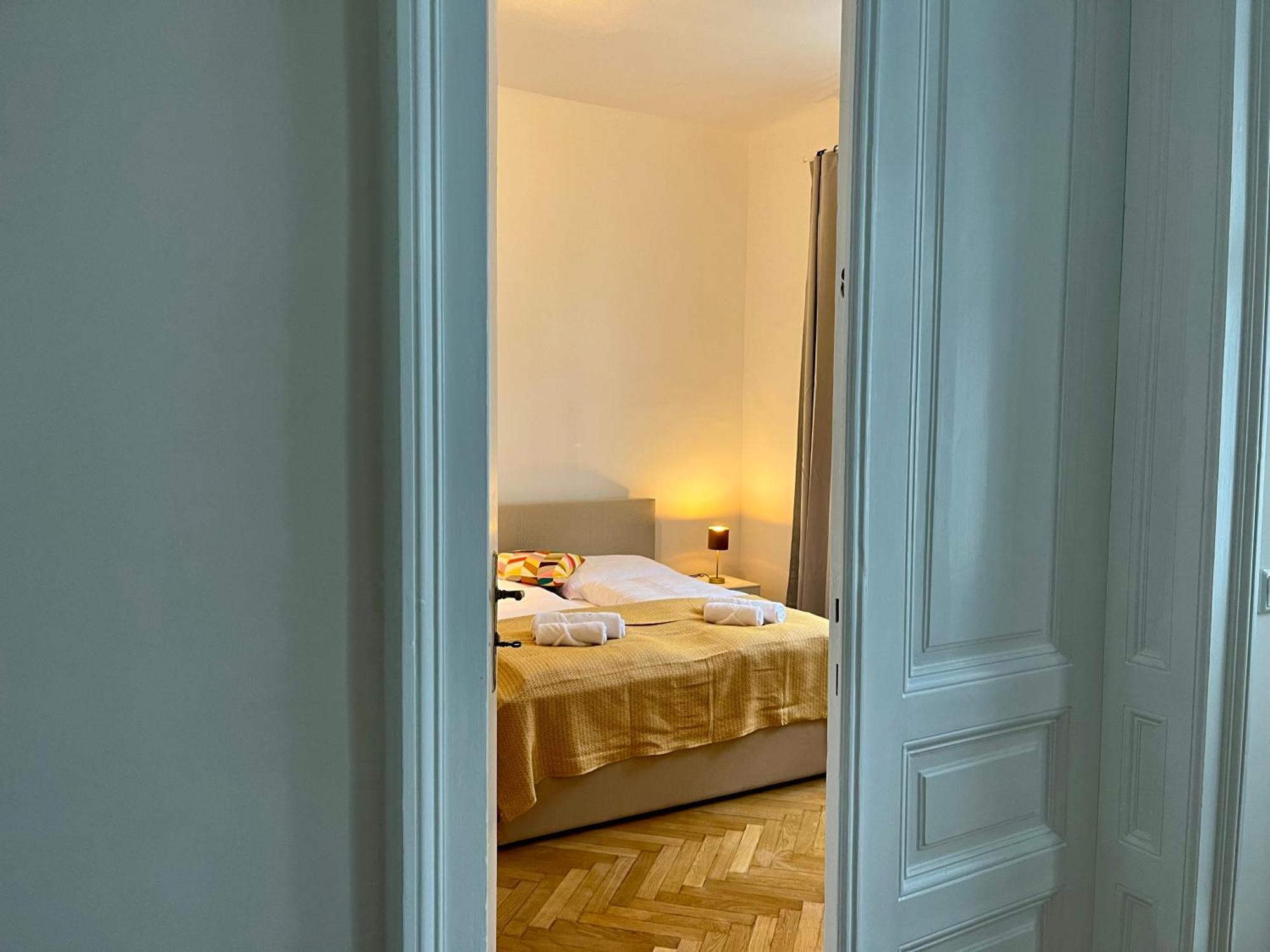 Grosszuegiger Wiener Altbau Gleich Neben Schoenbrunn 外观 照片